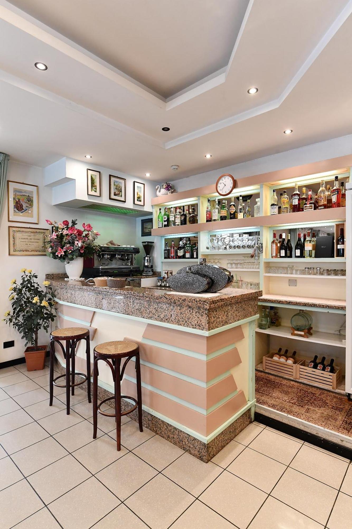 Hotel Criniera D'Oro Римини Екстериор снимка